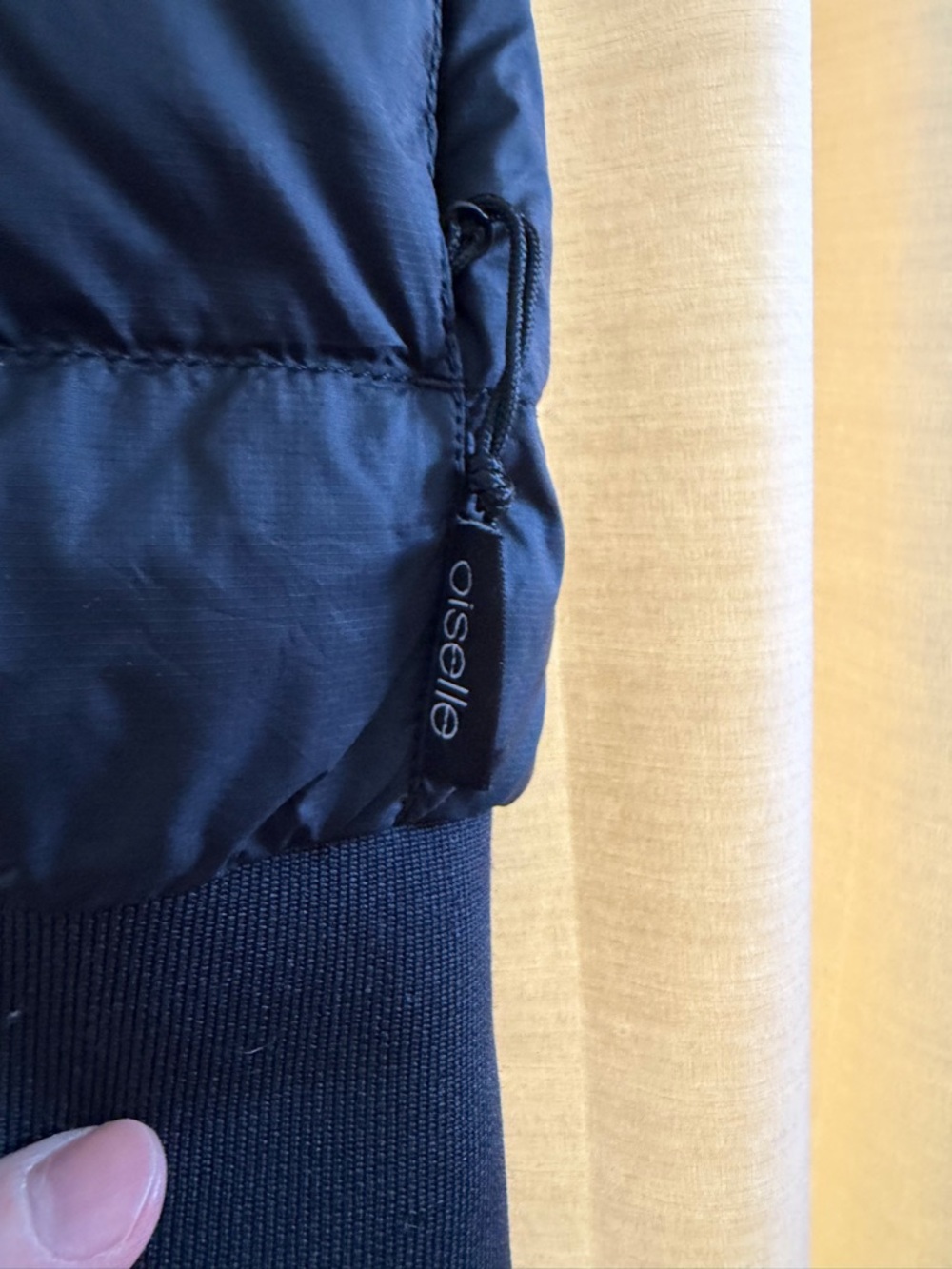 Oiselle Call Her Down Puffer Vest Black Women’s Medium - Picture 2 of 4
